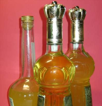 Rượu mùi Limoncello, hoặc mezim Ý