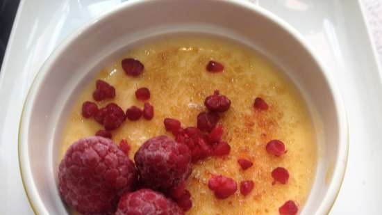 Kremet dessert med karamellskorpe Creme brulee