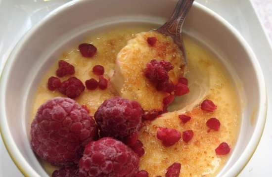 Kremet dessert med karamellskorpe Creme brulee