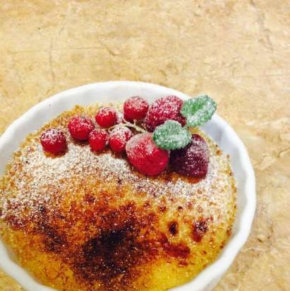 Krēmīgs deserts ar karameļu garoziņu Creme brulee