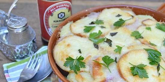 Vegetable casserole with smoked cheese