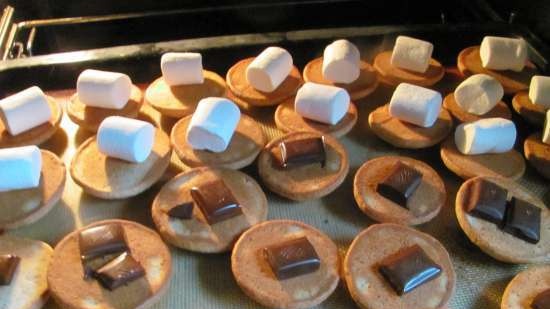 Banankaker med sjokolade og marshmallows