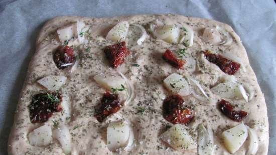 Focaccia with whole grain flour, potatoes and sun-dried tomatoes