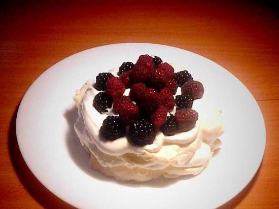 Pavlova tráng miệng