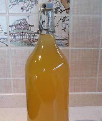 Rượu mùi Limoncello, hoặc mezim Ý