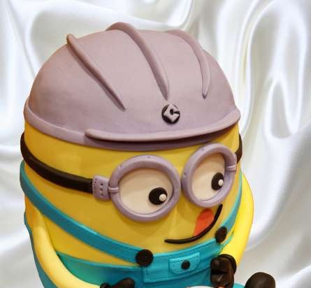 Despicable Me Cakes