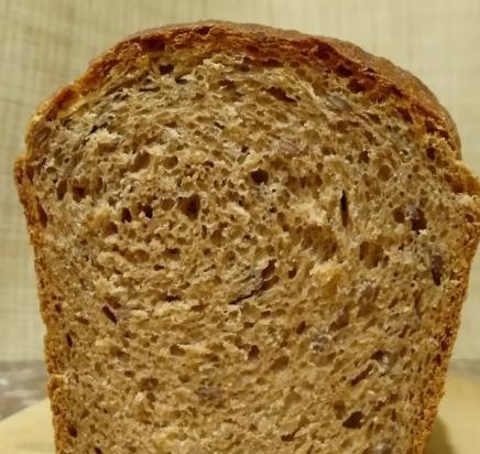 Dessert whole grain bread with honey and seeds