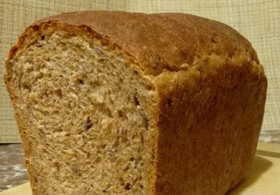 Dessert whole grain bread with honey and seeds