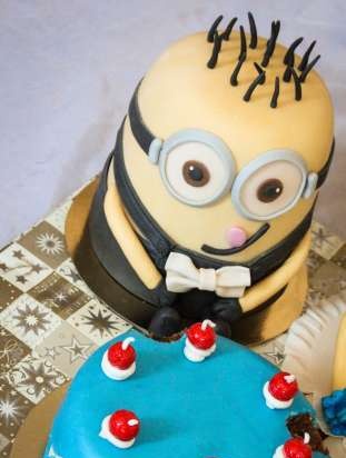 Despicable Me Cakes