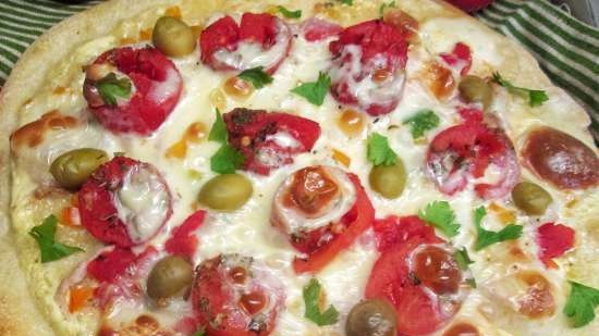 Pizza Ý mỏng với phô mai mozzarella