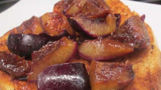 Caramelized plum in cinnamon on brioche