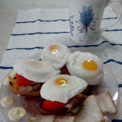 Egg Benedict (bữa sáng kiểu peyzanki)