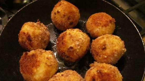 Polenta Croquette fylt med purre og skinke