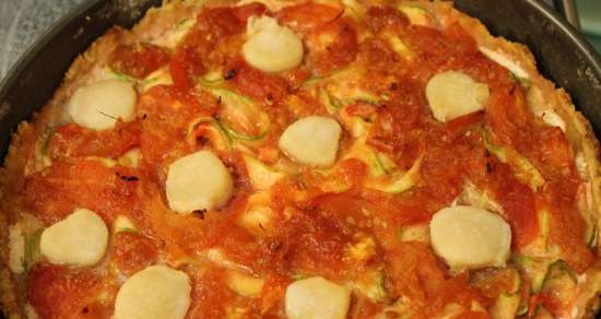 Pie with zucchini, scallops and cream cheese topped with tomato confit