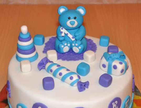 Cakes for birth, baptism, year (not numbers)