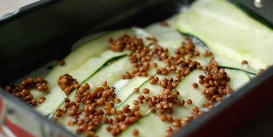 Zucchini lasagna with lentils and tarragon