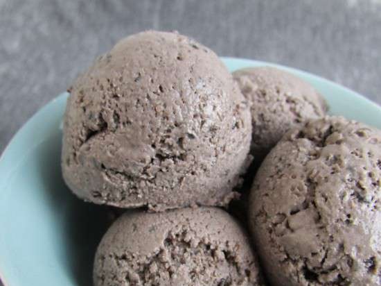 Black sesame ice cream