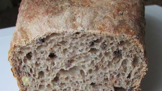 Wheat-buckwheat bread with poppy seeds, flax seeds, walnuts