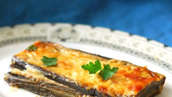 Aubergine gryte med béchamelsaus med provencalske urter