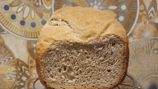 Svamp funksjonelt brød i en brødmaker