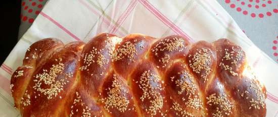 Hviterussisk challah med potetbuljong i ovnen