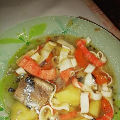 Hermetisert fiskesuppe med krabnnudler