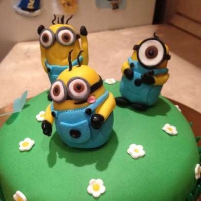 Despicable Me Cakes