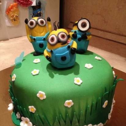 Despicable Me Cakes