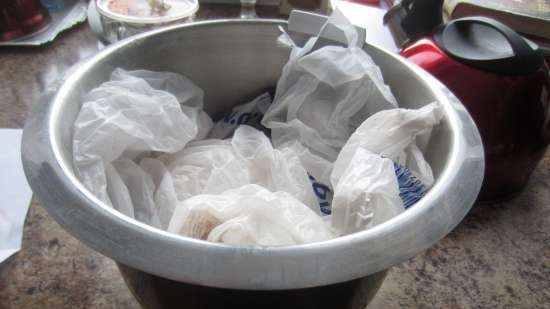 Whey dough with soda (a la yeast). Roll with whey filling