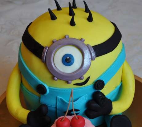 Despicable Me Cakes