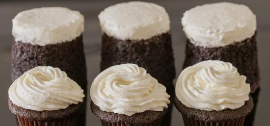 Ginesa šokolādes cupcakes (Nigelas Lawson šokolādes Guinness kūka)