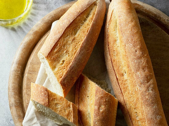 Focaccia med tomater på deigen