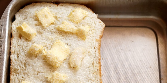 Eplepai med brød (Torta di mele e pane)