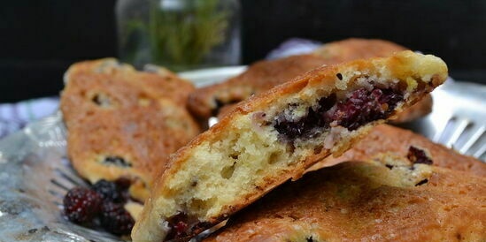 Rømme scones med morbær