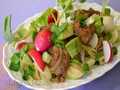 Salad ấm với gan gà, bơ, củ cải non