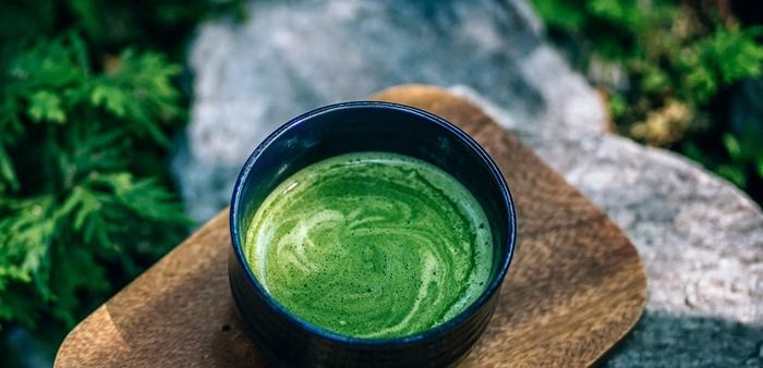 Japāņu Matcha tējas dzeršana mazina trauksmi