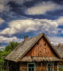 Koka mājas ārējā izolācija ar rokām