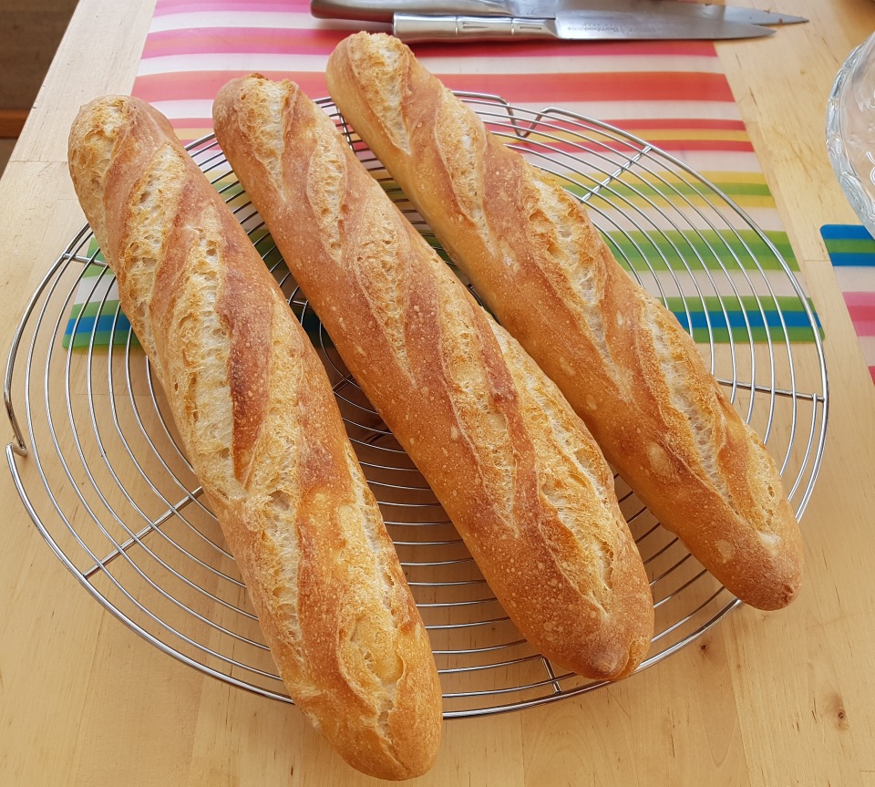 Bánh mì baguettes Sebastian Movier