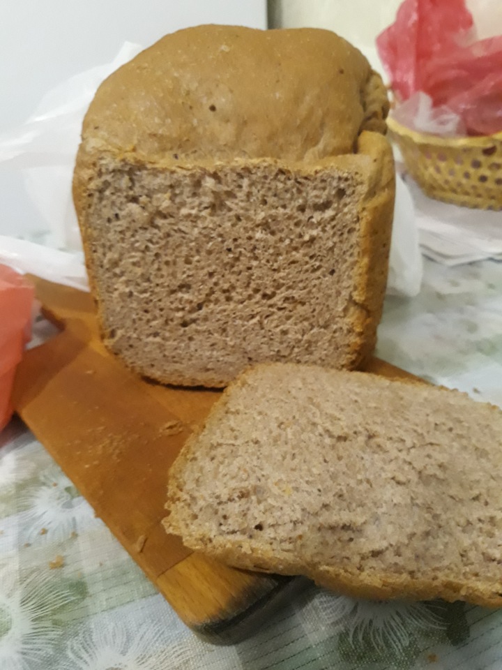 Hele hvetebrød med valnøtter (brødmaker)