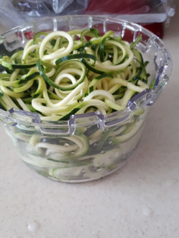 Spiralhakker (skiver, spiralizer) for kutting av grønnsaker og frukt