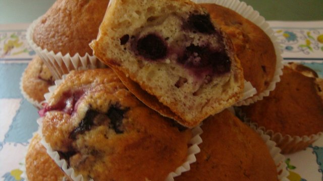 Muffins med sjokolade og bær