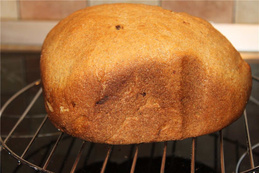 Wheat-rye bread bagel with onions (oven)