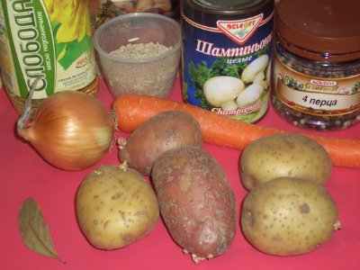 Soppsuppe med champignons i et multikooker-merke 701