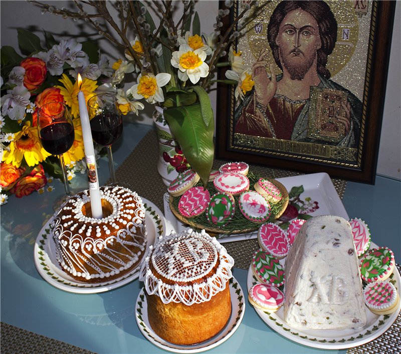 Kulich ar Myasoedovskaya krāsnī (meistarklase)