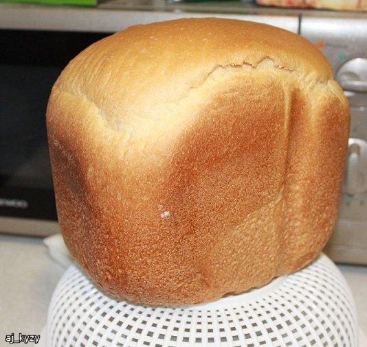 Sennep og melkebrød i en brødmaker