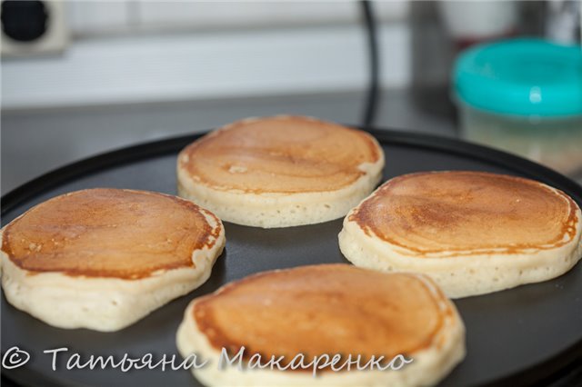 Pankūkas (pankūkas) uz pankūkas