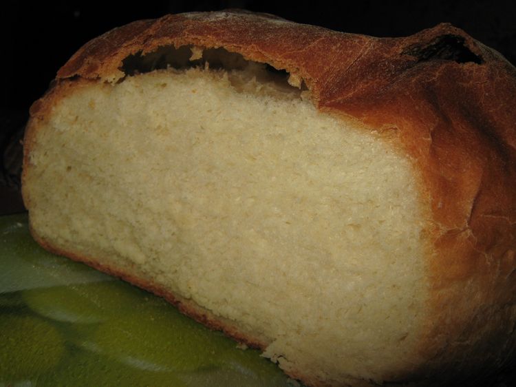 Vārīta kviešu maize (krāsns)