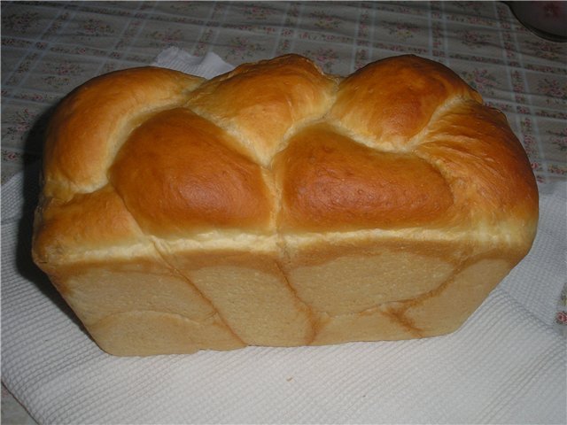 Challah Litva trong lò nướng