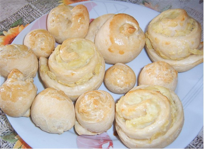 Rolls Pamatojoties uz knysh