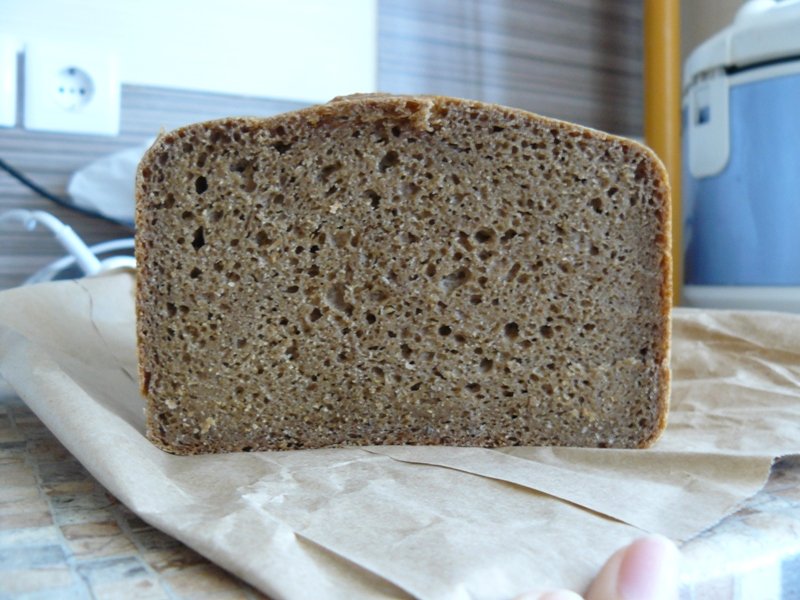 Rye bread 100% from peeled and seeded flour in HP.